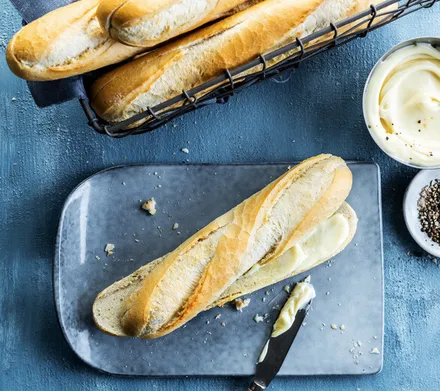Baguette hálf bökuð skorin 50x130g mynd 1