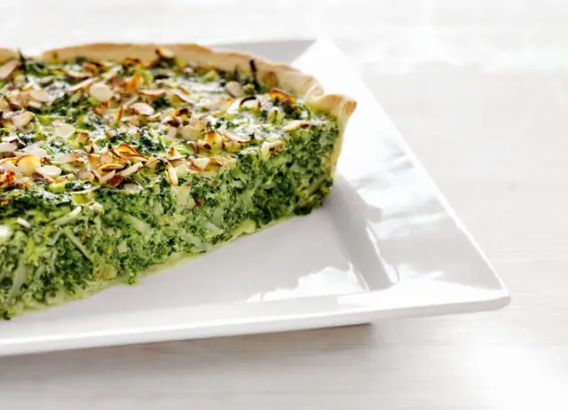 Pie with curly kale