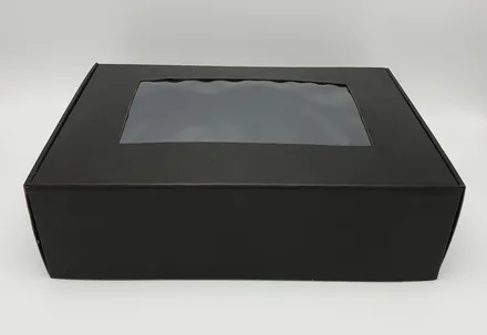 Gjafa/veislukassar svartir pappa m/glugga 46x30x10cm 20stk mynd 1
